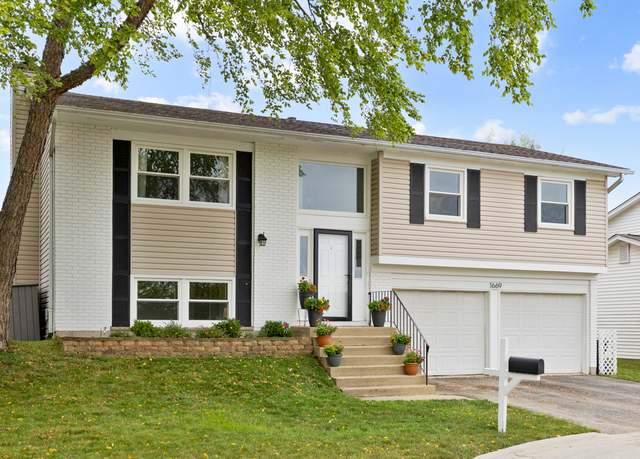 Property at 1669 W Bayside Ct, Hoffman Estates, IL 60192, 4 beds, 2 baths