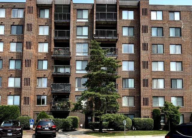 Property at 400 Park Ave #100, Calumet City, IL 60409, 3 beds, 2 baths