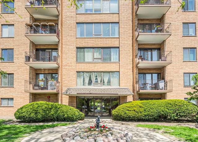 Property at 1747 W Crystal Ln #308, Mount Prospect, IL 60056, 2 beds, 2 baths