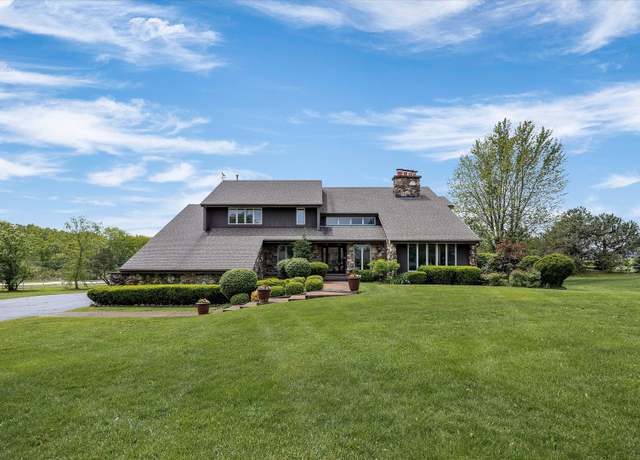 Property at 7 Surrey Rd, Lemont, IL 60439, 4 beds, 3.5 baths