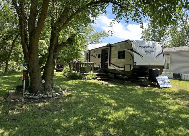 Property at 24-22 Woodhaven Lks, Sublette, IL 61367