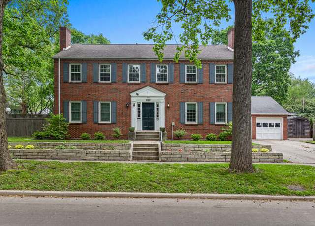 Property at 716 W Iowa St, Urbana, IL 61801, 6 beds, 2 baths