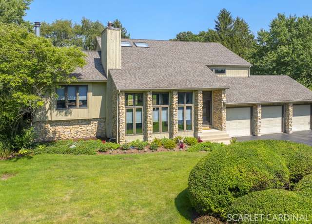 Property at 1S731 Bender Ln, West Chicago, IL 60185, 3 beds, 2.5 baths