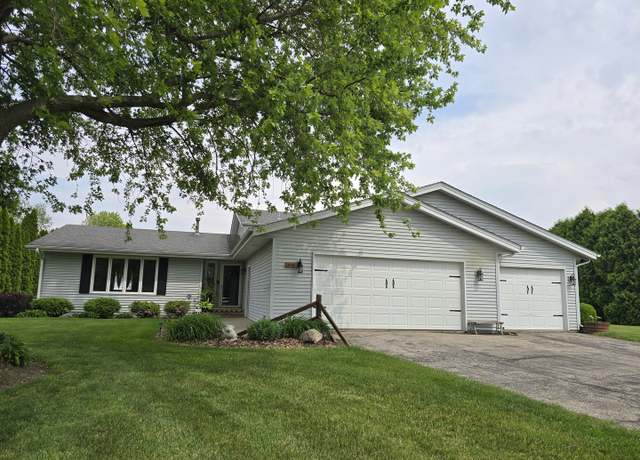 Property at 9915 Applegate Dr, Roscoe, IL 61073, 3 beds, 2.5 baths
