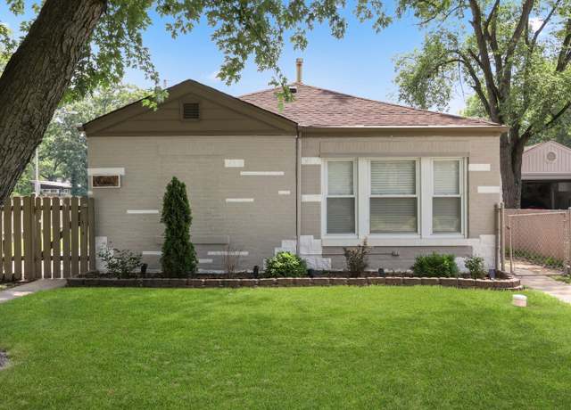 Property at 9301 Raymond Ave, Oak Lawn, IL 60453, 2 beds, 1 bath