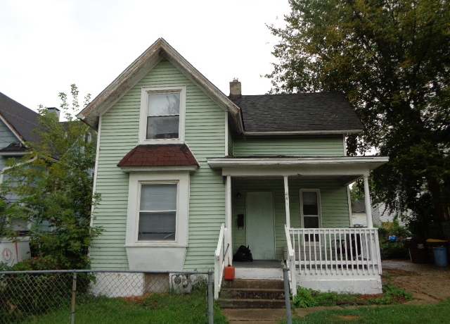 Property at 444 Forest Ave, Rockford, IL 61101, 3 beds, 1.5 baths