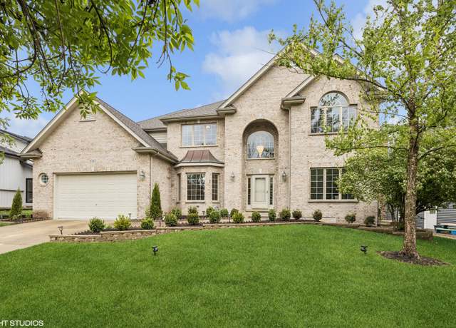 Property at 1040 E Buckingham Dr, Naperville, IL 60563, 5 beds, 4 baths