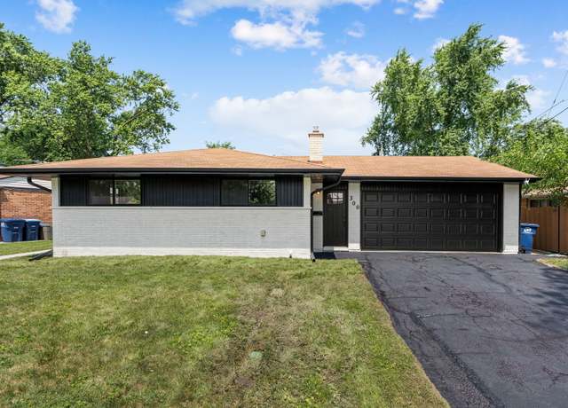 Property at 300 Lance Dr, Des Plaines, IL 60016, 4 beds, 3 baths