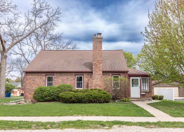 Property at 242 N Lord Ave, Carpentersville, IL 60110, 3 beds, 1 bath