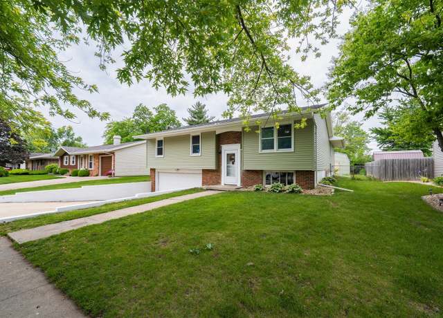 Property at 817 N Mohave Dr, Pontiac, IL 61764, 4 beds, 2 baths