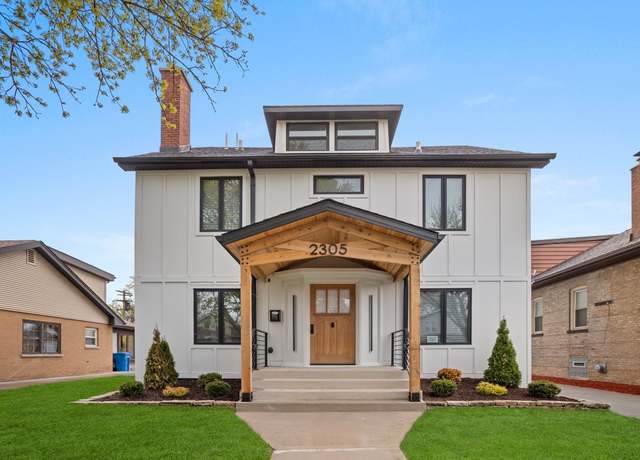 Property at 2305 W 111th Pl, Chicago, IL 60643, 5 beds, 4.5 baths