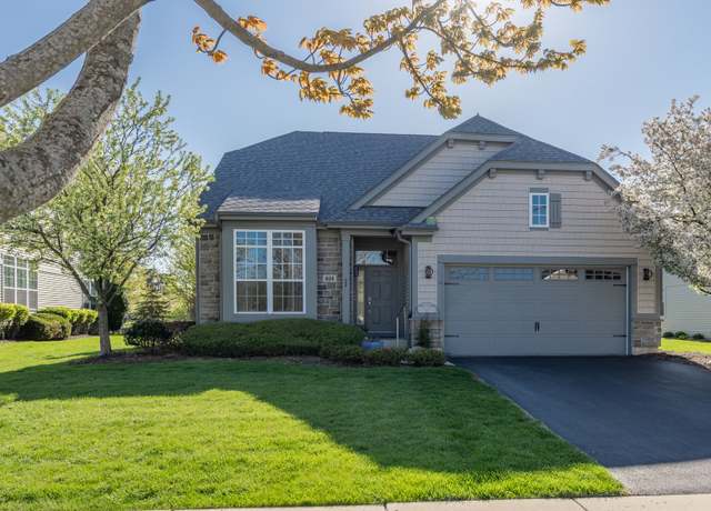 Property at 825 Canton Dr, Oswego, IL 60543, 3 beds, 3 baths