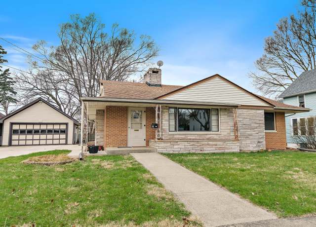Property at 807 S Main St, Belvidere, IL 61008, 3 beds, 3 baths