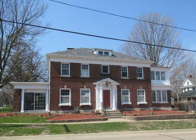 Property at 2 N Harlem Ave, Freeport, IL 61032, 3 beds, 1.5 baths