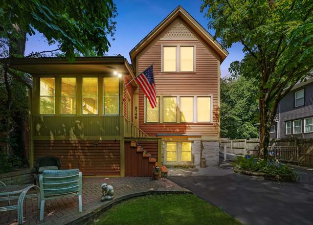 Property at 9746 S Prospect Ave, Chicago, IL 60643, 4 beds, 3.5 baths