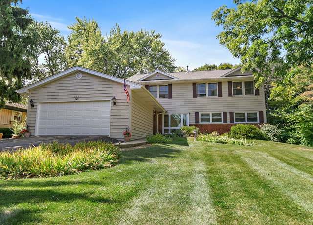 Property at 910 Division St, Barrington, IL 60010, 5 beds, 2.5 baths