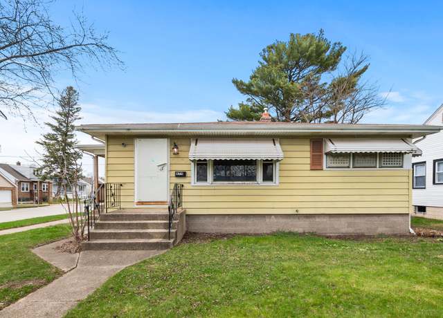Property at 674 Memorial Dr, Calumet City, IL 60409, 2 beds, 1 bath