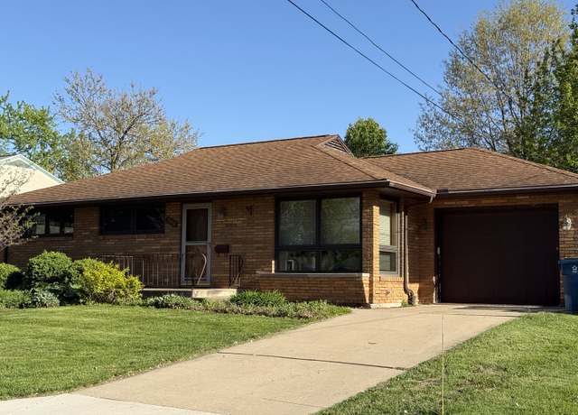 Property at 1916 12th St, Peru, IL 61354, 3 beds, 2 baths