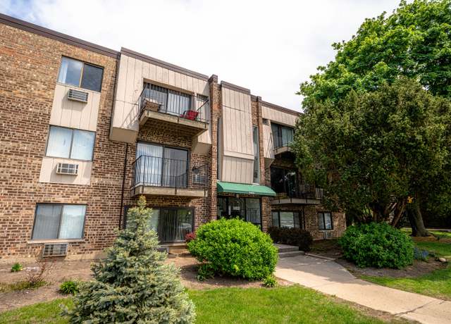 Property at 1477 Winslowe Dr #302, Palatine, IL 60074, 1 bed, 1 bath