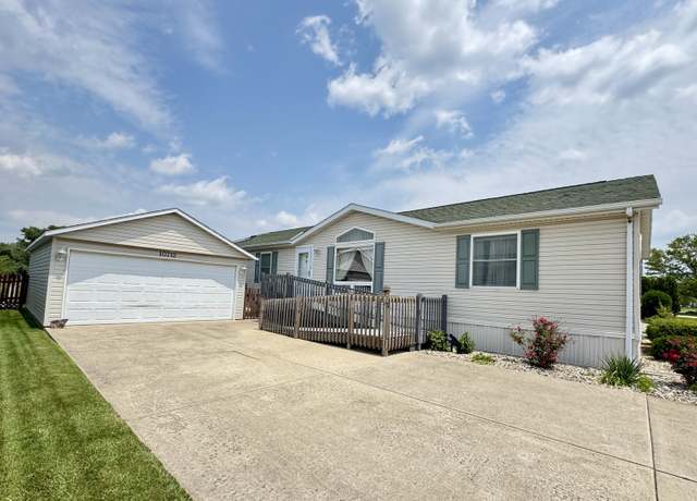 Property at 10712 W Silver Lake Dr #2018, Frankfort, IL 60423, 3 beds, 2 baths