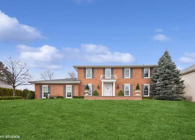 Property at 8200 S Park Ave, Burr Ridge, IL 60527, 4 beds, 2.5 baths