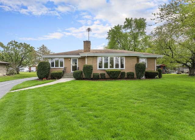 Property at 2137 Glenwood Lansing Rd, Lynwood, IL 60411, 3 beds, 2.5 baths
