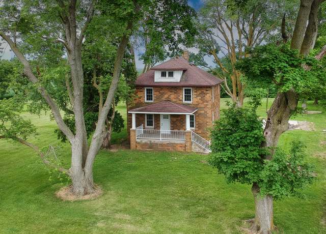 Property at 2792 N 1100 East Rd, Heyworth, IL 61745, 4 beds, 1 bath