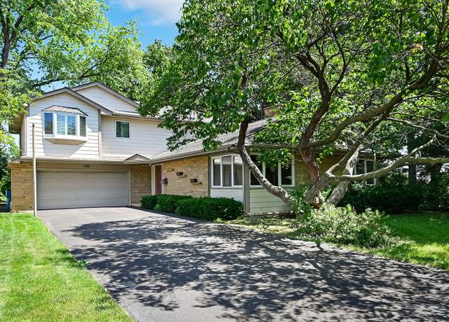 Property at 545 Highland Rd, Hinsdale, IL 60521, 4 beds, 3 baths