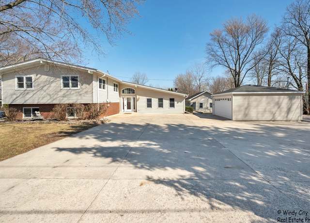 Property at 2S875 S Raddant Rd, Batavia, IL 60510, 4 beds, 2 baths