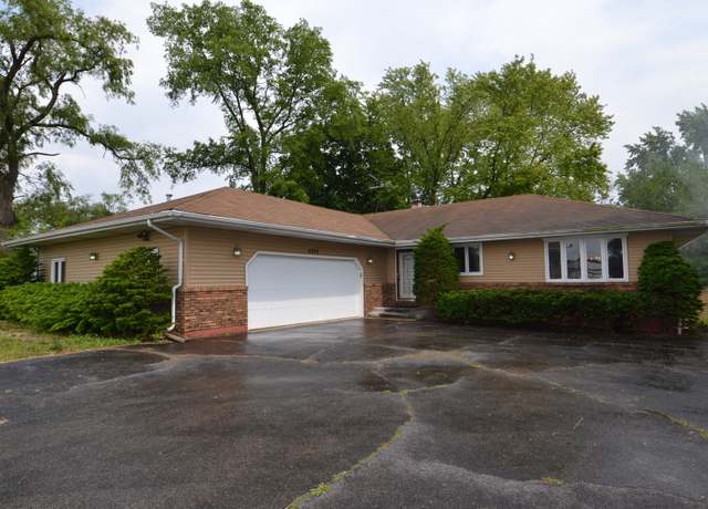 Property at 4323 Il Route 176 Ave, Crystal Lake, IL 60014, 5 beds, 3 baths