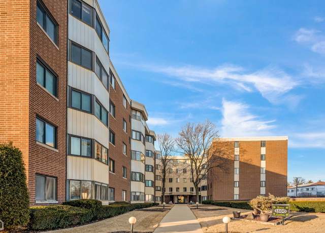 Property at 5500 Lincoln Ave Unit 300W, Morton Grove, IL 60053, 2 beds, 2 baths