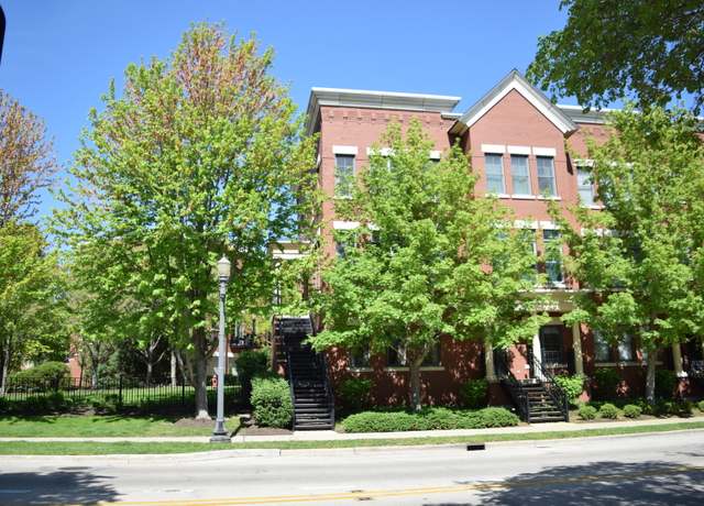 Property at 133 S Grove Ave, Elgin, IL 60120, 2 beds, 2.5 baths