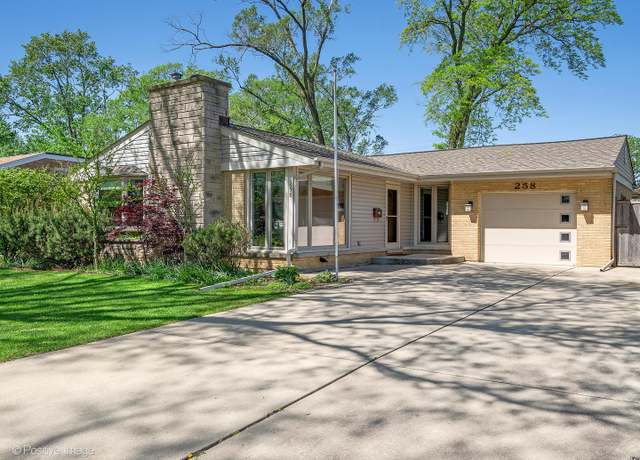 Property at 258 S Boyd Ave, Elmhurst, IL 60126, 3 beds, 2.5 baths