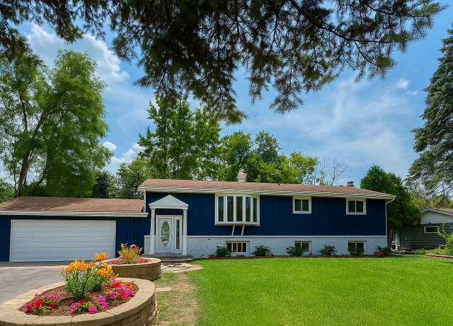 Property at 345 Souwanas Trl, Algonquin, IL 60102, 4 beds, 2 baths