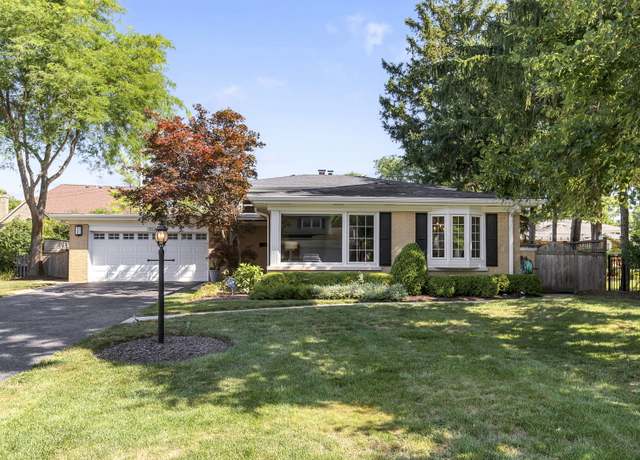 Property at 1302 Bonnie Glen Ln, Glenview, IL 60025, 3 beds, 2 baths