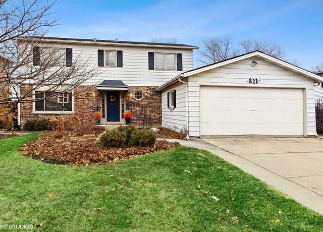 Property at 811 N Willow Rd, Elmhurst, IL 60126, 4 beds, 2.5 baths