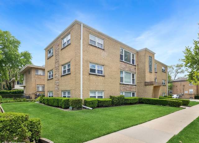 Property at 4801 Grove St, Skokie, IL 60077, 10 beds, 5 baths
