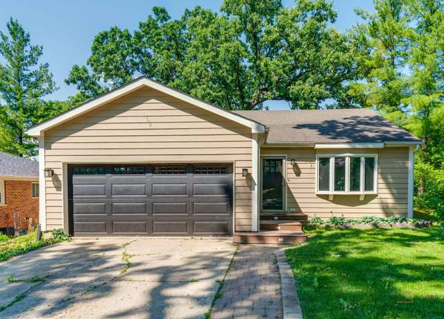 Property at 26829 N Circle Dr, Mundelein, IL 60060, 3 beds, 1.5 baths