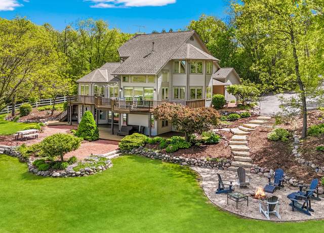 Property at 1507 St Augustine Rd, Erin, WI 53027, 4 beds, 3.5 baths