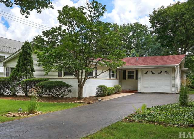 Property at 861 Beach Pl, Mundelein, IL 60060, 3 beds, 2 baths