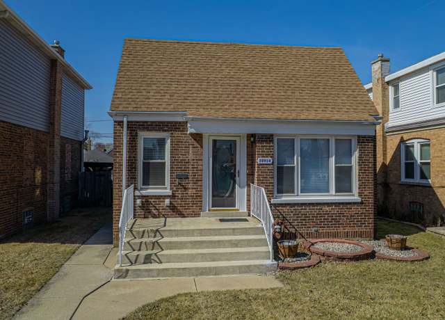 Property at 10914 S Avenue B, Chicago, IL 60617, 3 beds, 1 bath