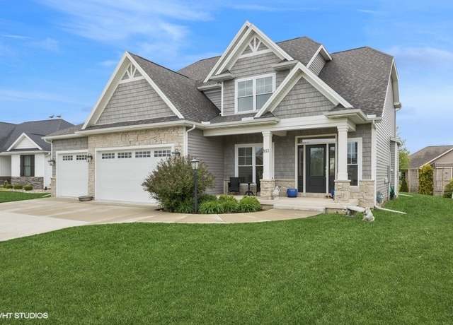 Property at 1613 English Oak Dr, Champaign, IL 61822, 5 beds, 3.5 baths