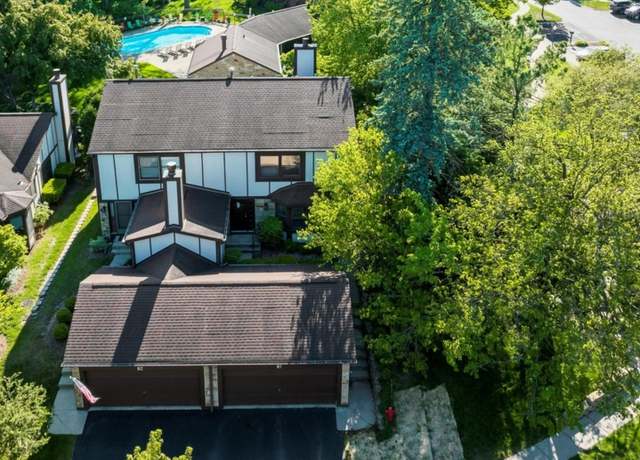 Property at 81 White Oak Cir, St. Charles, IL 60174, 3 beds, 2.5 baths