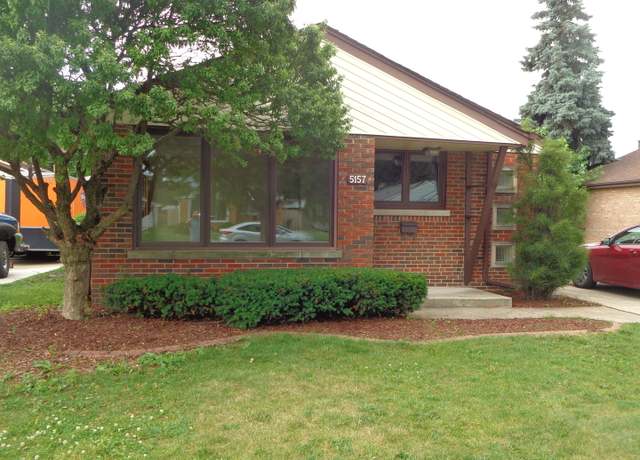 Property at 5157 W 90th St, Oak Lawn, IL 60453, 3 beds, 1 bath