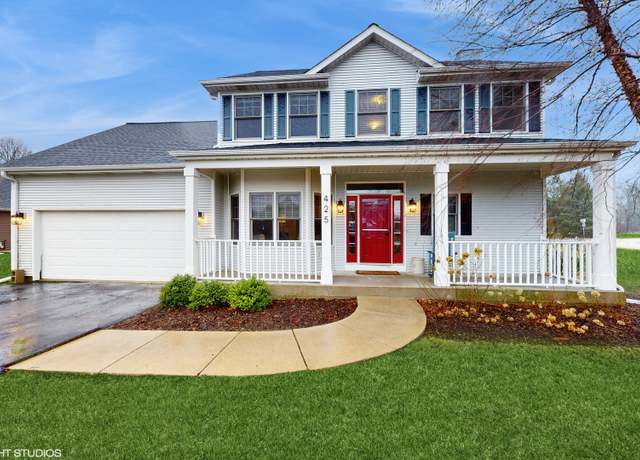 Property at 425 Maple Ln, Williams Bay, WI 53191, 4 beds, 2.5 baths