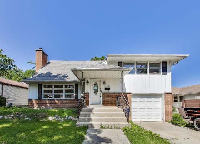 Property at 403 Dalton Ave, Mundelein, IL 60060, 3 beds, 2 baths
