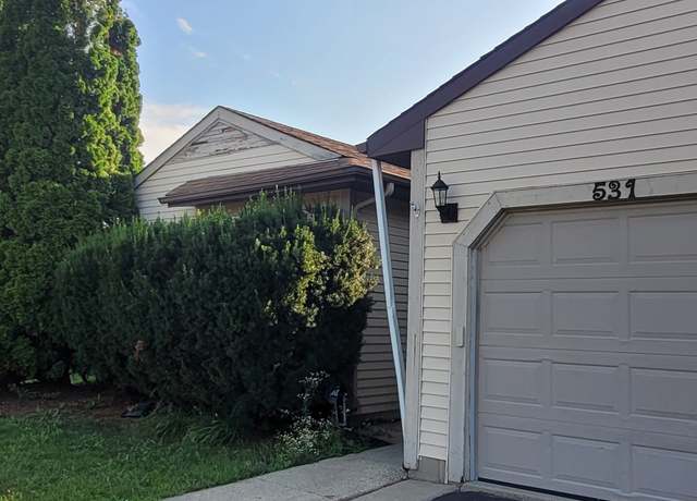 Property at 531 Lasalle Ln, Buffalo Grove, IL 60089, 2 beds, 2 baths