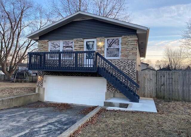 Property at 601 Clover Ln, Round Lake Beach, IL 60073, 3 beds, 2 baths