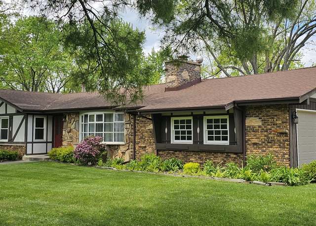 Property at 222 Frances Ln, Barrington, IL 60010, 3 beds, 2 baths