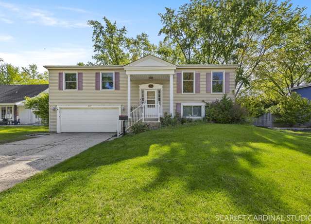 Property at 212 S River Rd, Naperville, IL 60540, 3 beds, 2 baths